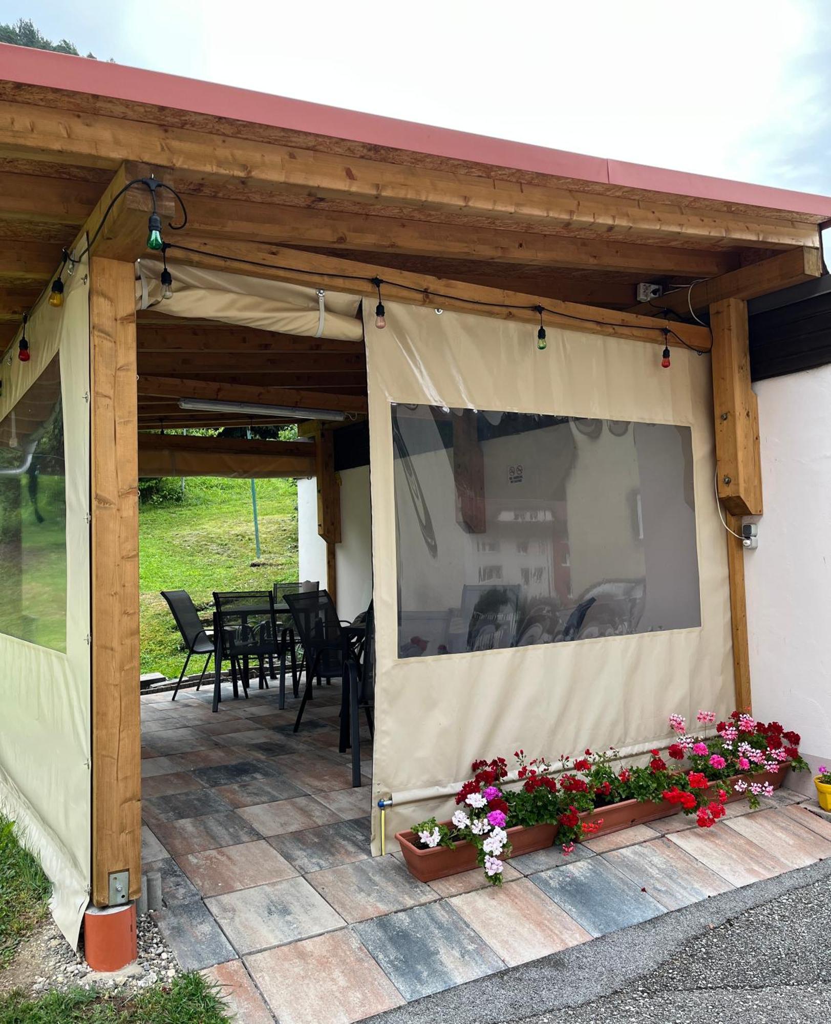 Haus Im Hochtal Lägenhet Bad Bleiberg Exteriör bild