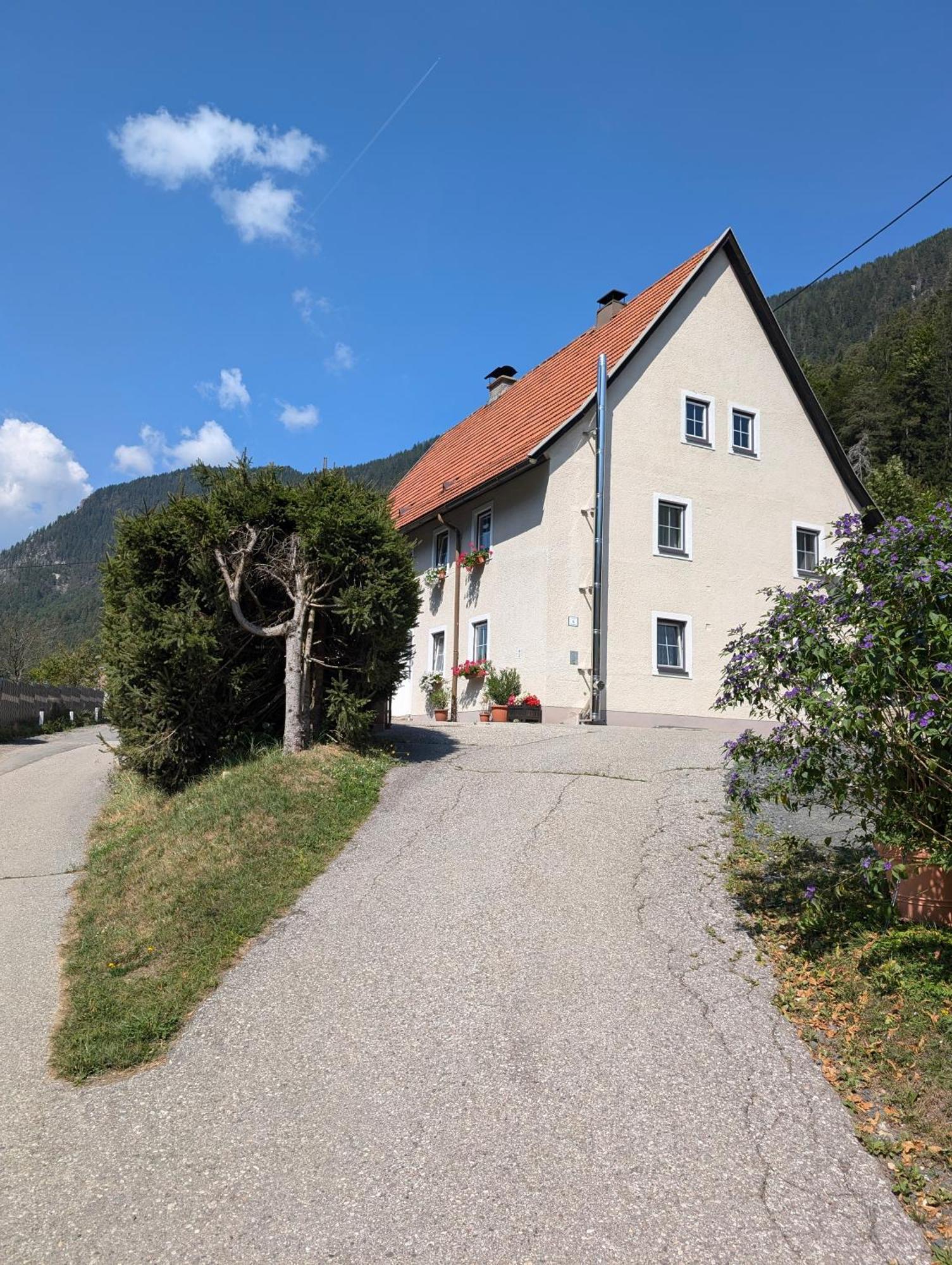 Haus Im Hochtal Lägenhet Bad Bleiberg Exteriör bild